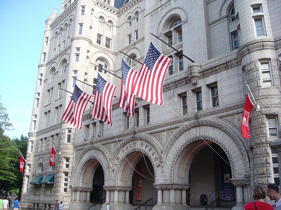 Washington DC [2009 July 03] 148.JPG - Scenes from The Old Post Office Pavilion